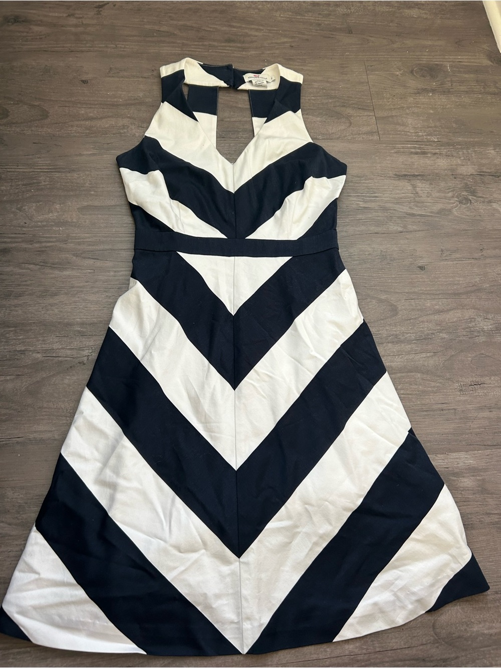 Vineyard Vines Navy and White Chevron Keyhole Mini Dress